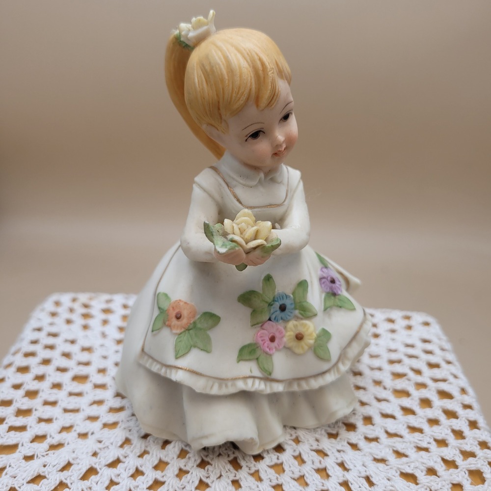 Vtg Lefton China Girl with Yellow Rose Figurine KW793 Hand Painted Japan Collect